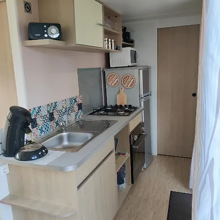 Camping Mobile 4 Pers Bois Dormant 494 *