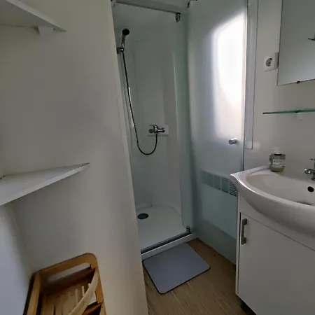 Camping Mobile 4 Pers Bois Dormant 494